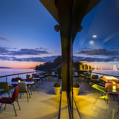 Boutique & Design Navis - Small Luxury Of The World فندق أوباتيا