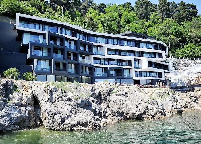 Hotel Boutique & Design Navis - Small Luxury Of The World 5*